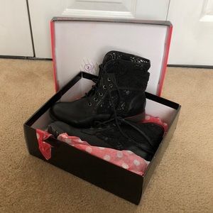 Rick & candy boot lace up